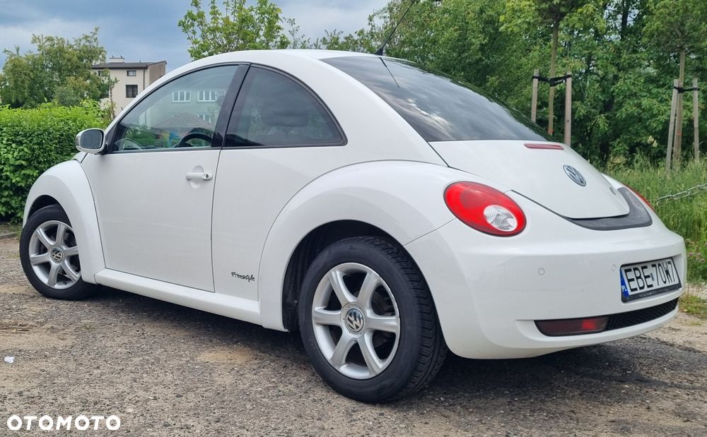 Volkswagen New Beetle - 3