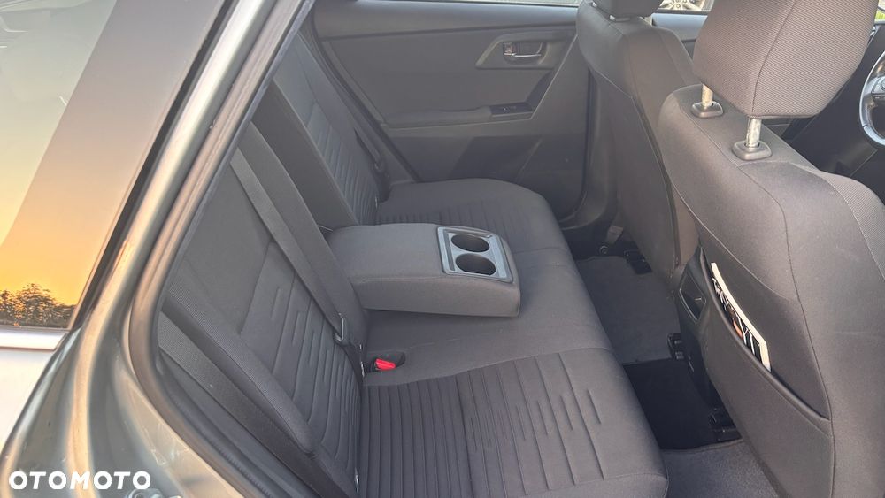 Toyota Auris 1.4 D-4D Touring Sports - 28