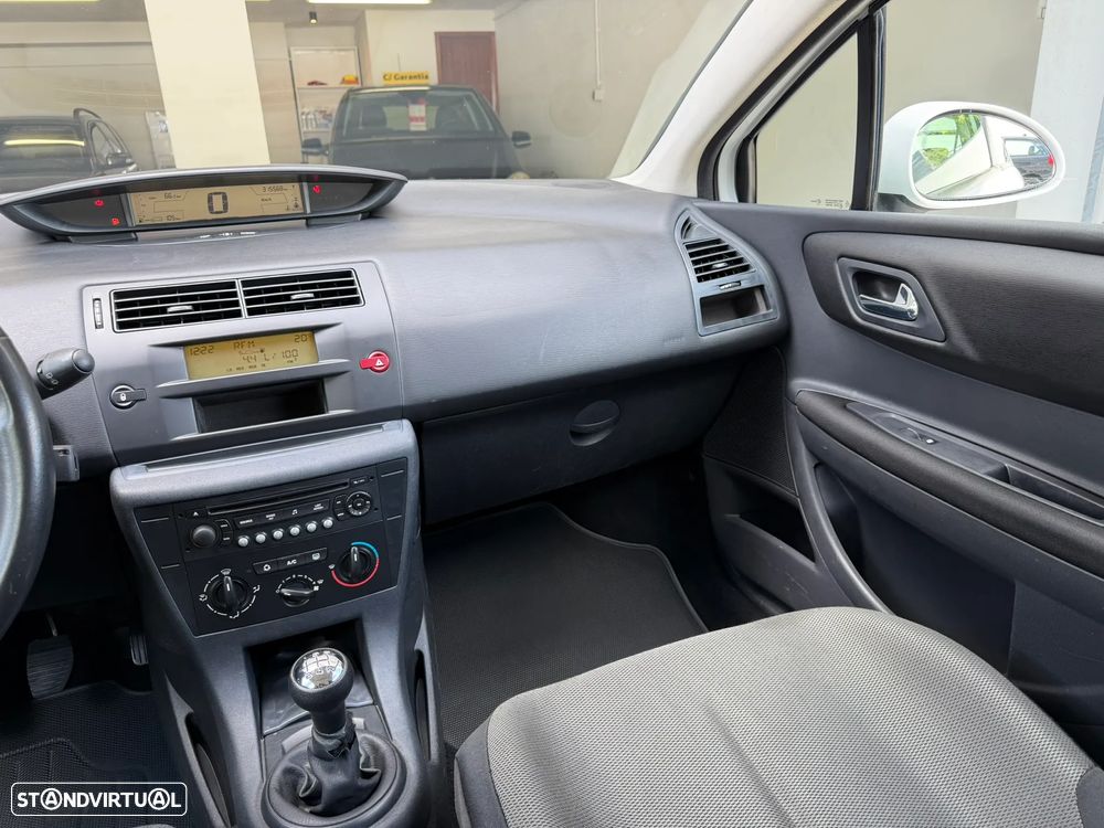 Citroën C4 1.6 HDi VTR - 17