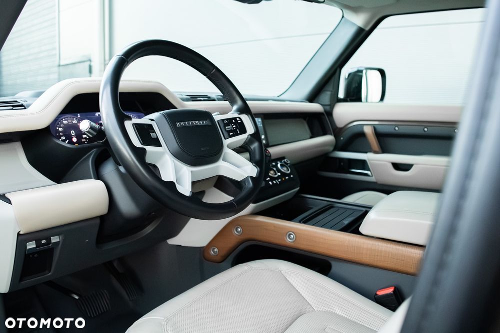 Land Rover Defender 3.0 P400 mHEV First Edition - 21