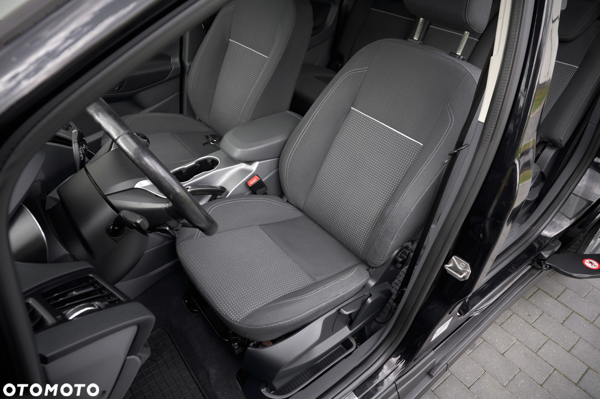 Ford Grand C-MAX - 26
