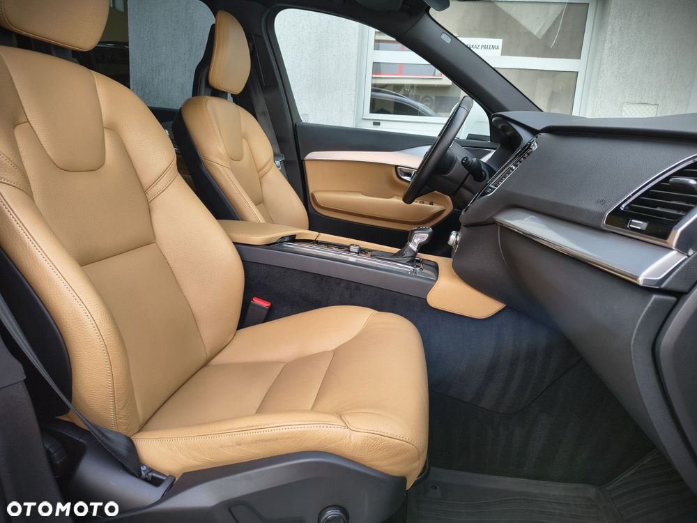 Volvo XC 90 - 26