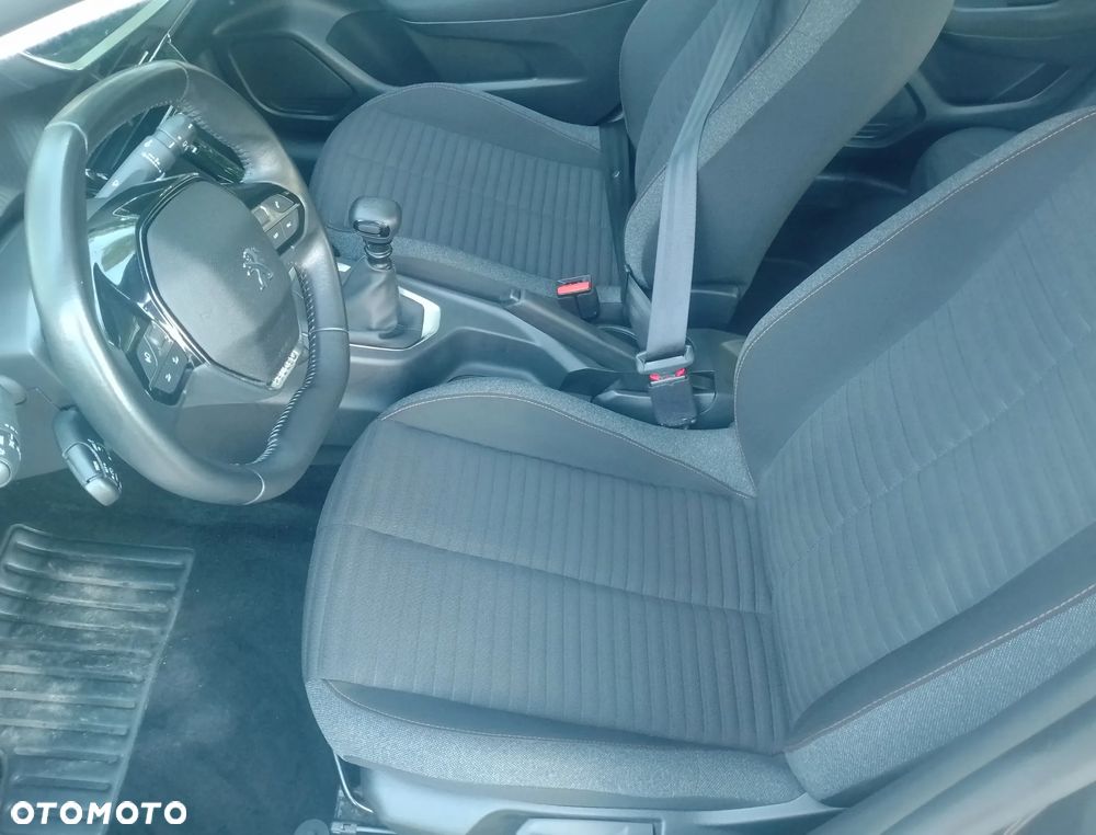 Peugeot 208 PureTech 100 Active Pack - 33