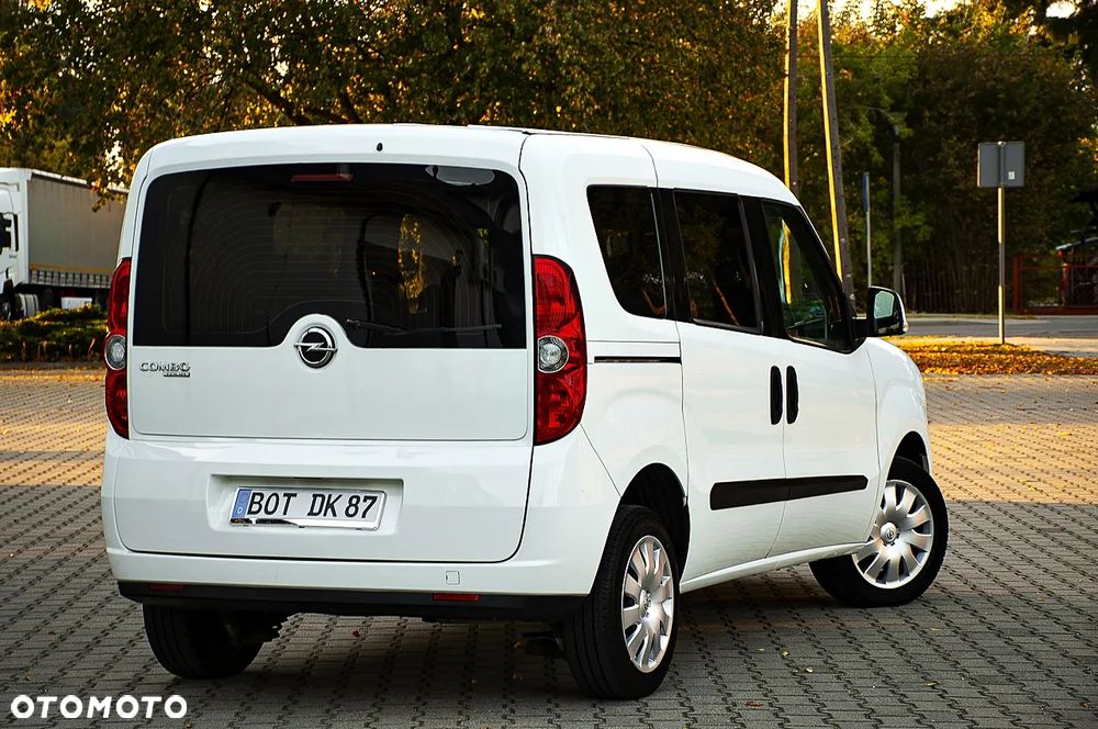Opel Combo 1.4 Cosmo Eu6 - 23