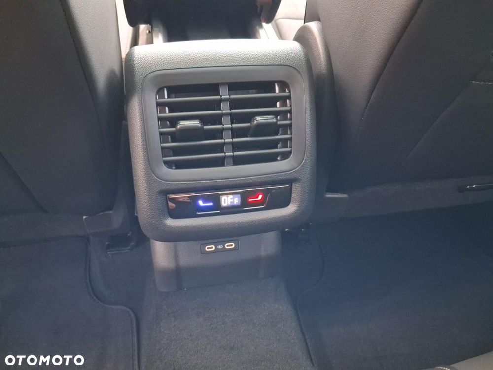 Volkswagen T-Roc - 30