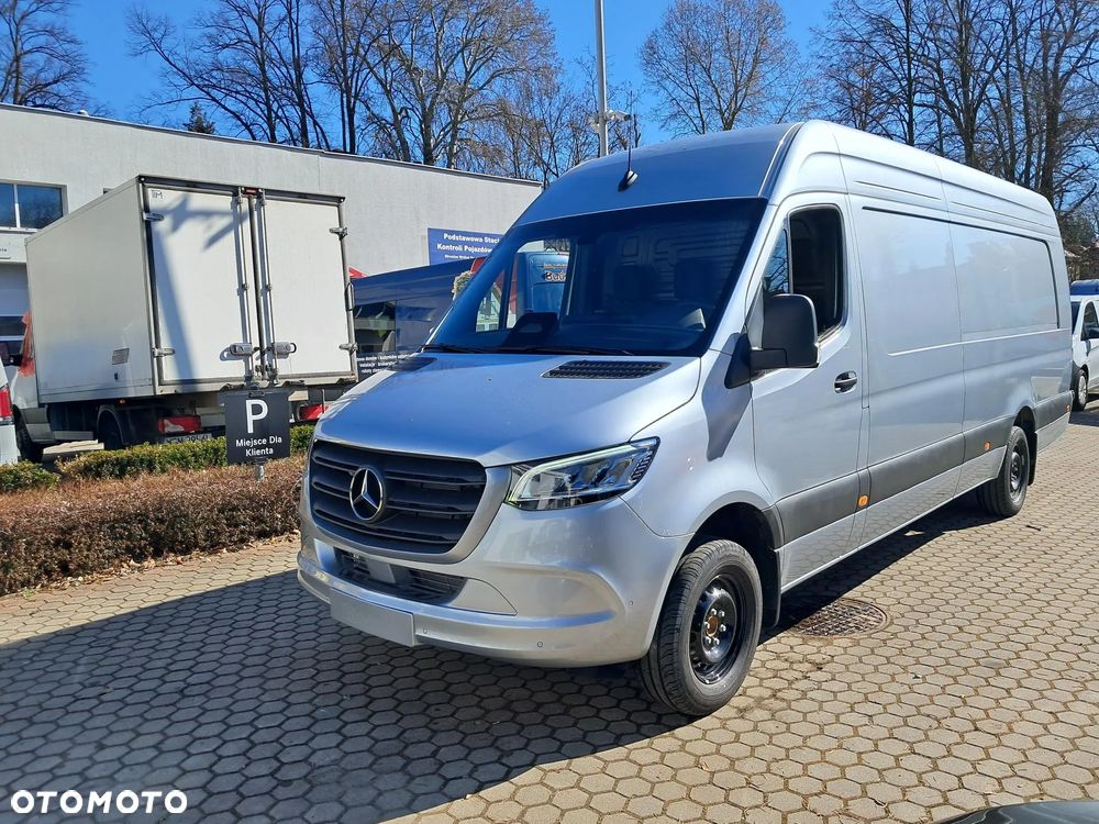 Mercedes-Benz Sprinter 319
