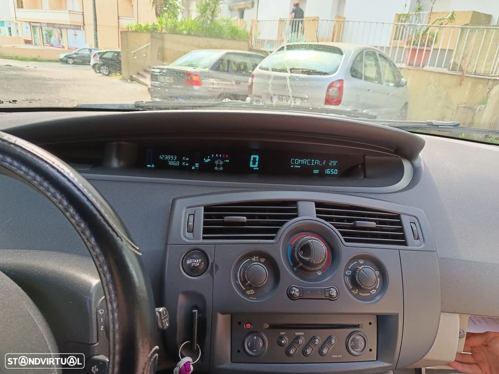 Renault Scénic 1.5 dCi Confort - 11