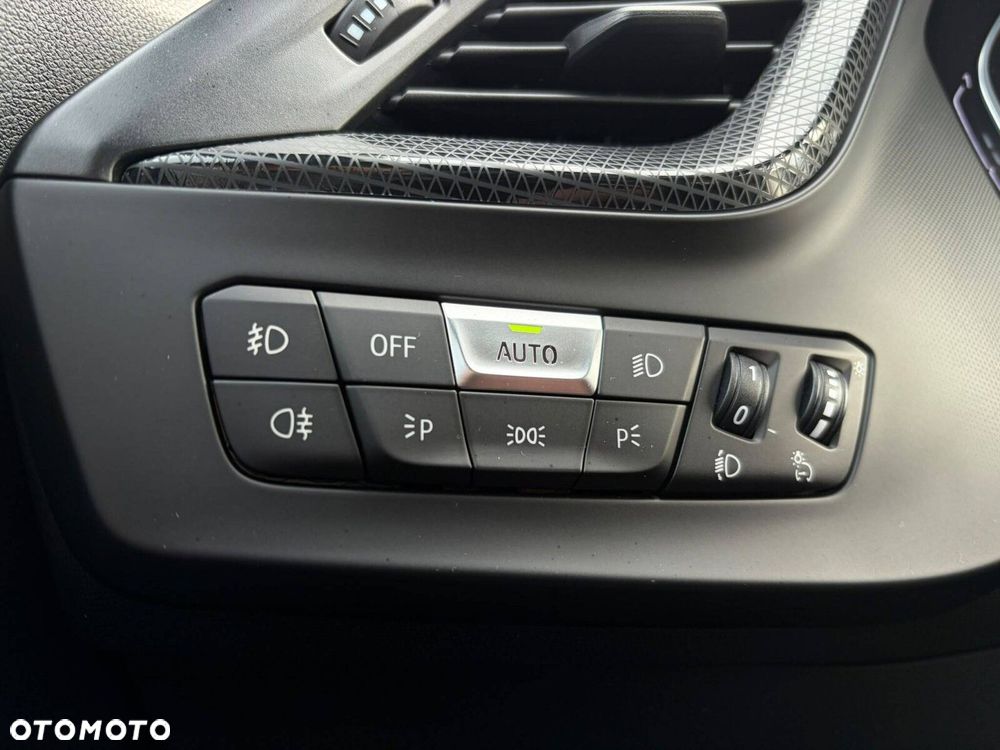 BMW Seria 1 118d M Sport Shadow - 22
