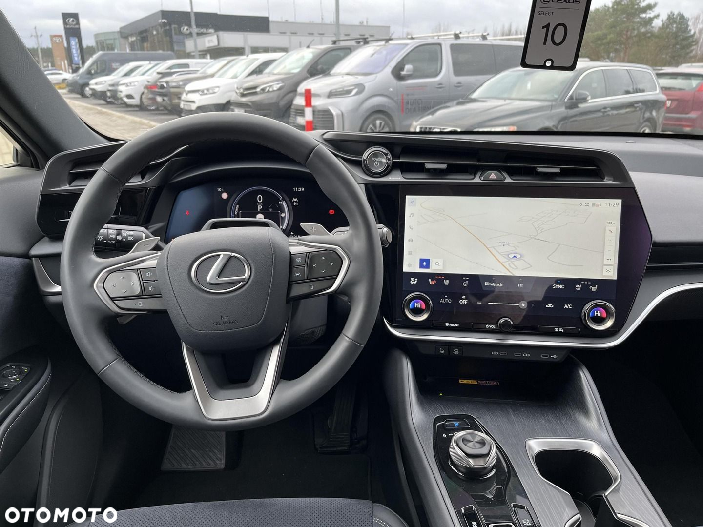 Lexus RZ - 10