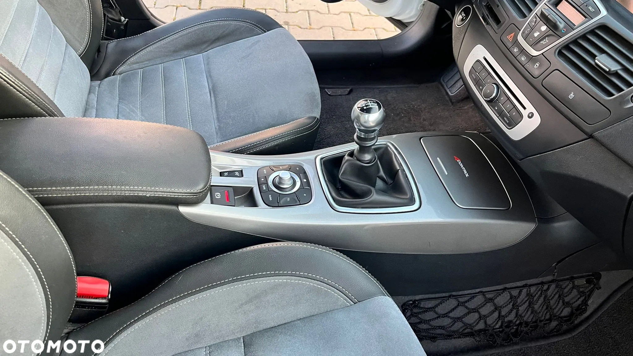 Renault Laguna ENERGY dCi 175 FAP Start & Stop Bose Edition - 25
