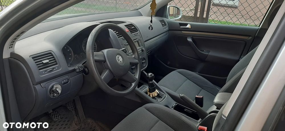 Volkswagen Golf 1.6 FSI Comfortline - 3