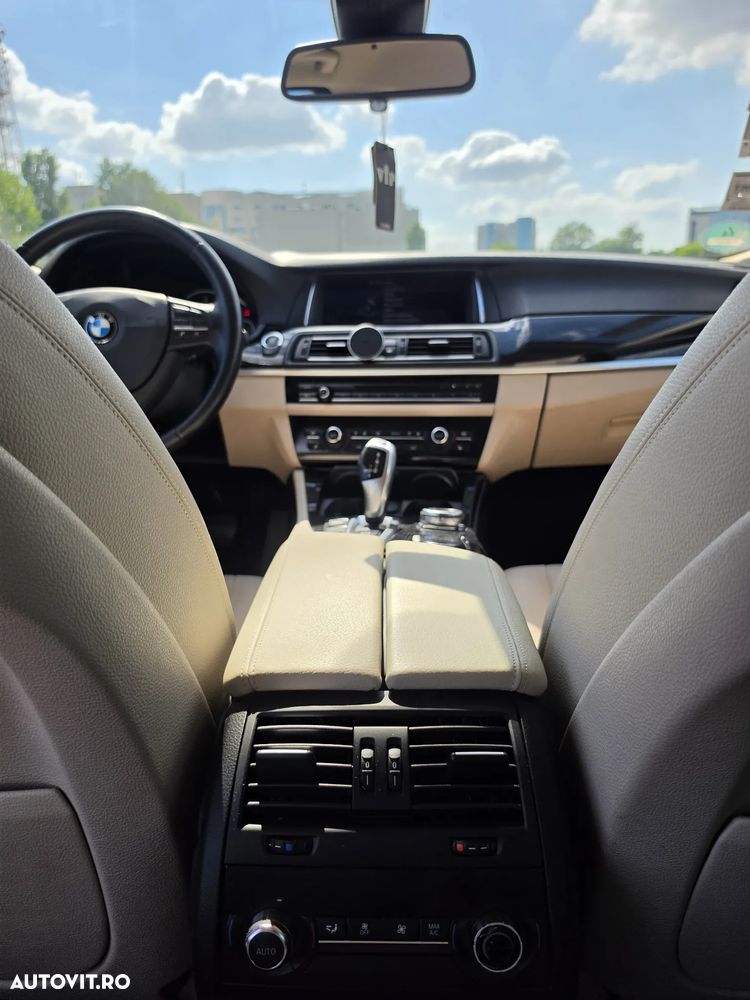 BMW Seria 5 520d xDrive AT - 29