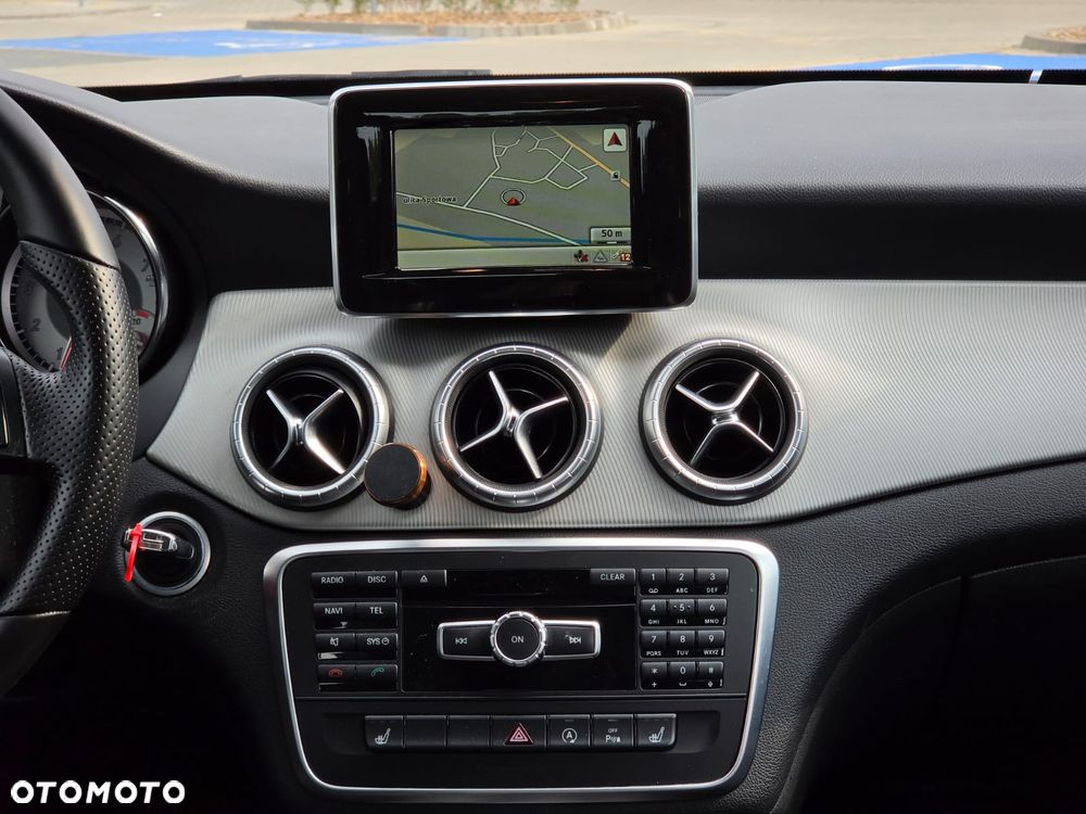 Mercedes-Benz CLA 180 - 12
