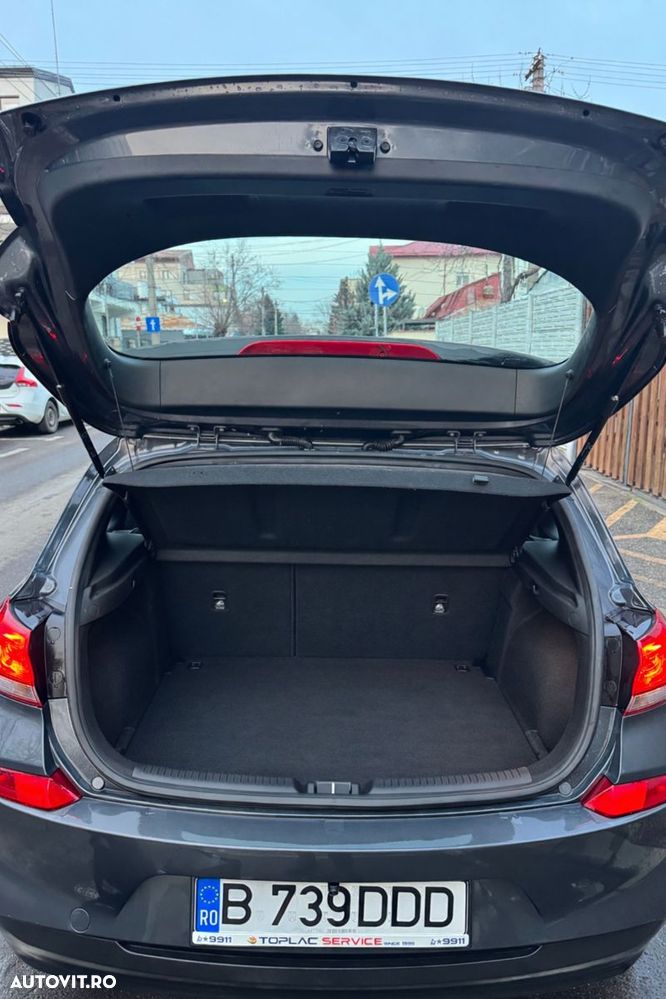 Hyundai i30 1.4 100CP 5DR M/T Comfort - 13