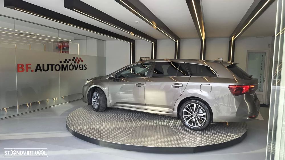 Toyota Avensis Touring Sports 2.0 D-4D Exclusive+GPS - 14