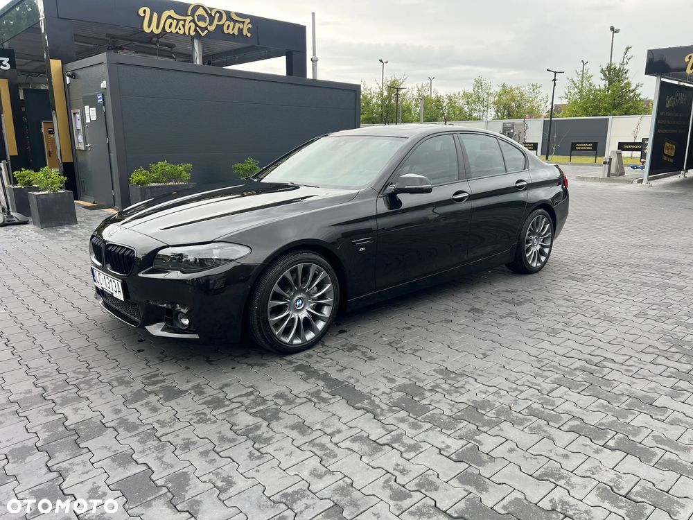 BMW Seria 5 550i xDrive Sport-Aut Luxury Line - 9