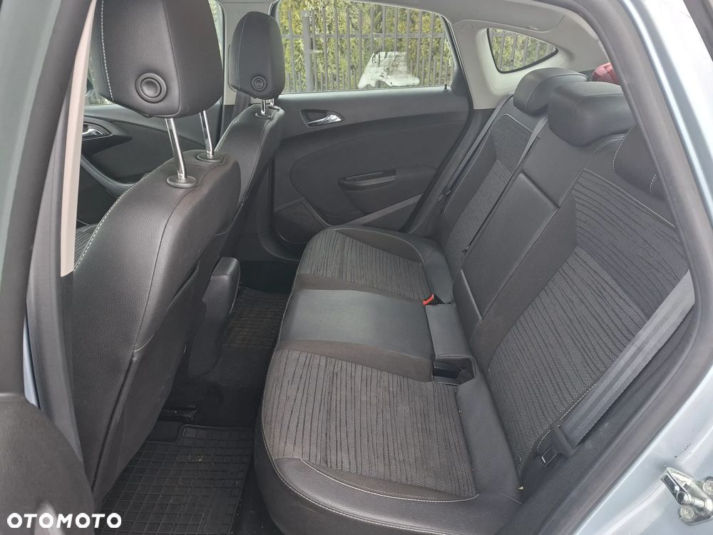 Opel Astra 1.4 T Executive EU6 - 10