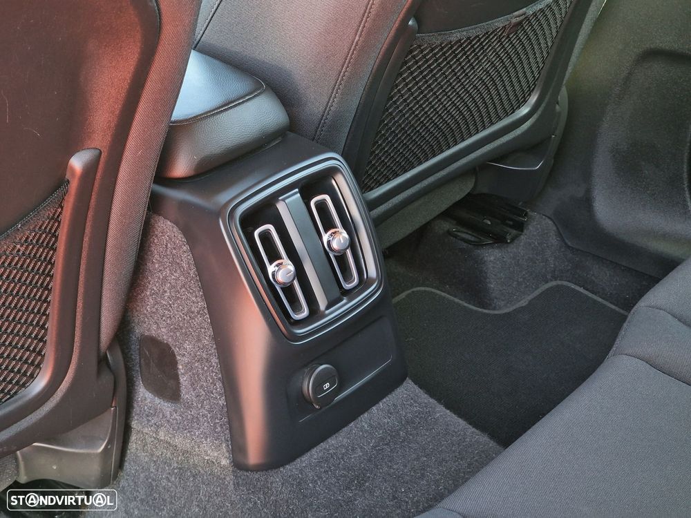 Volvo XC 40 T4 Recharge DKG Core - 14