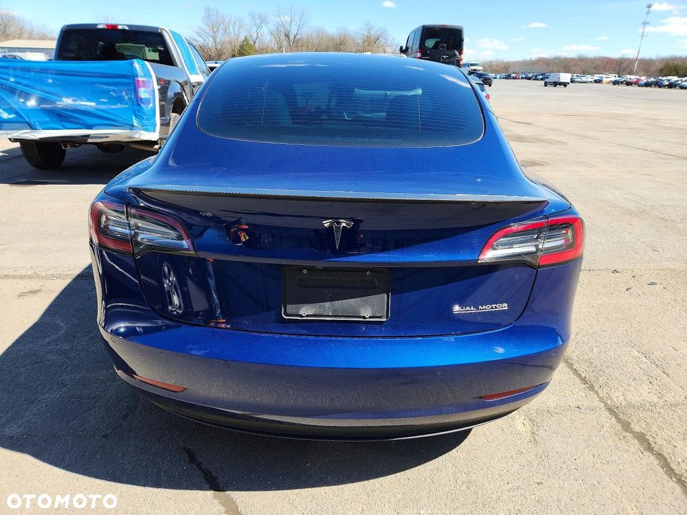 Tesla Model 3 - 6