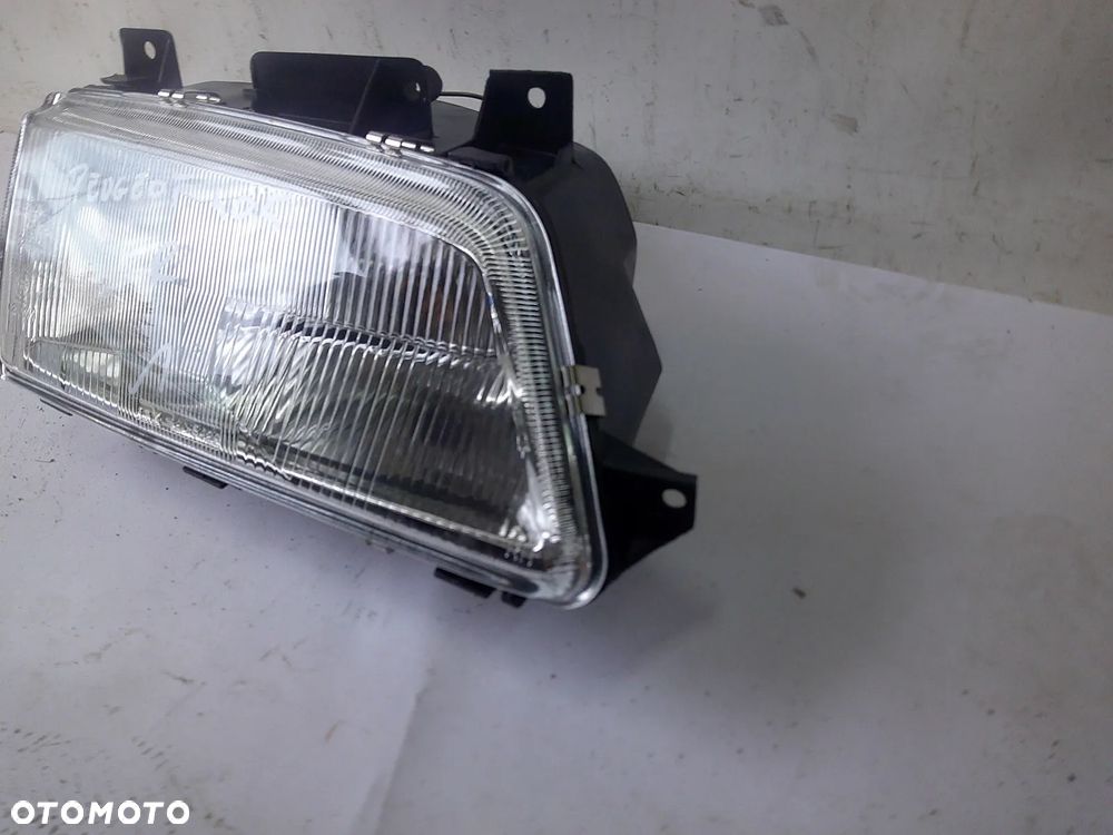 peugeot 405 lampa przód prawa przednia nowa - 6