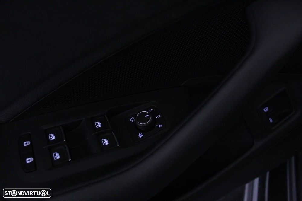 VW Passat Variant 1.5 TSI eHybrid R-Line DSG - 20