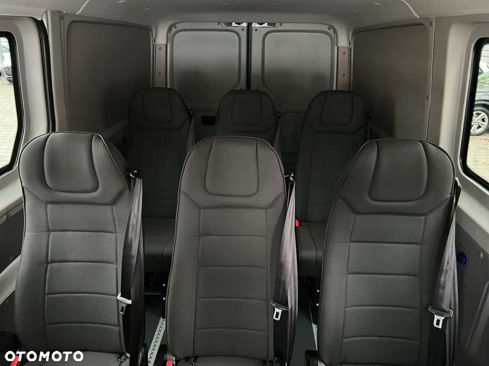 Volkswagen Crafter 9 osób 35 furgon 140 KM 3640 - 19