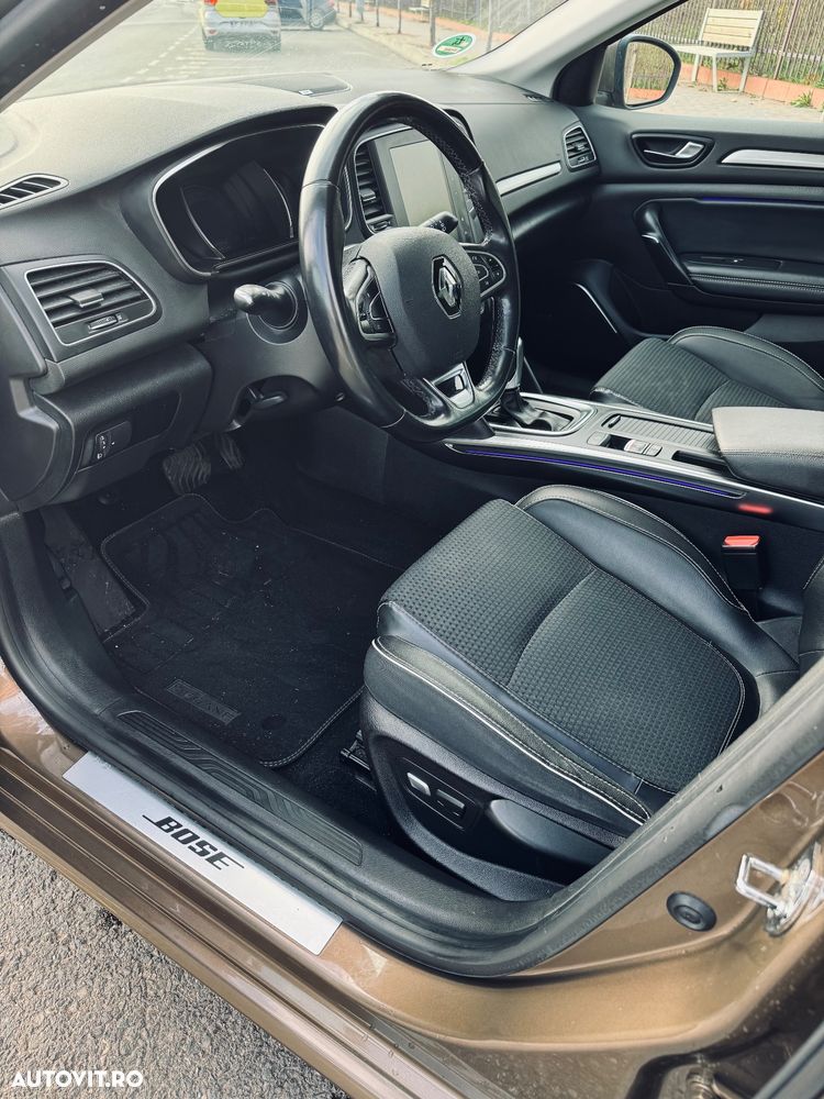 Renault Megane Grandtour TCe 130 EDC Bose Edition - 12
