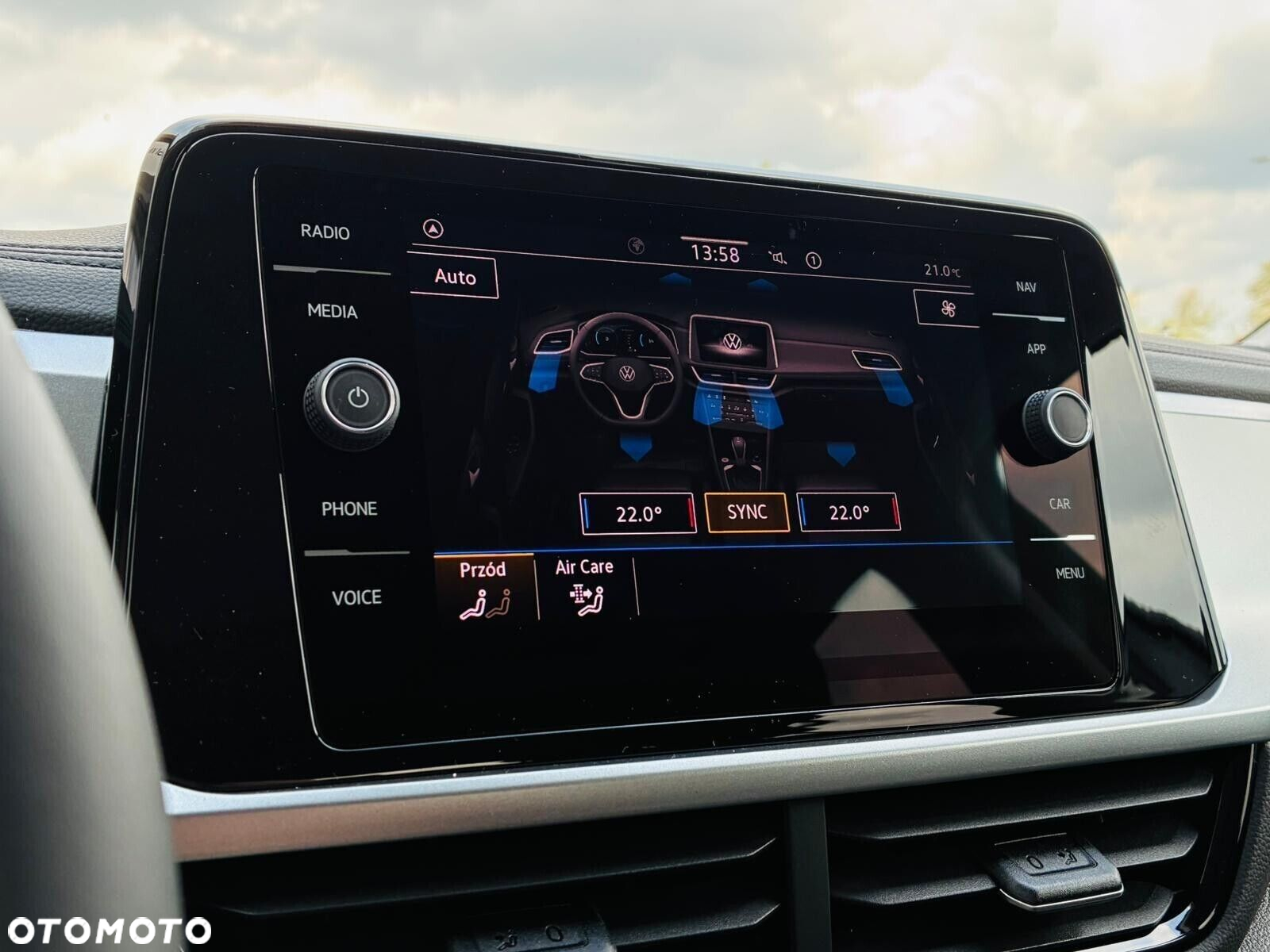 Volkswagen T-Roc - 17