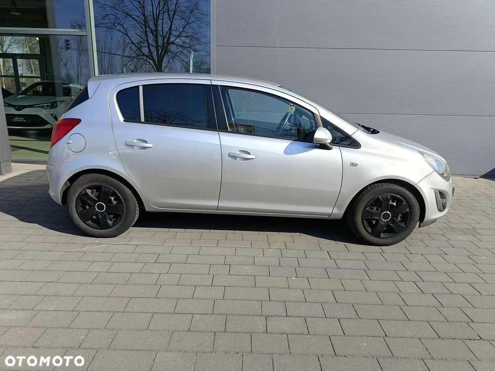 Opel Corsa 1.4 16V Cosmo - 7