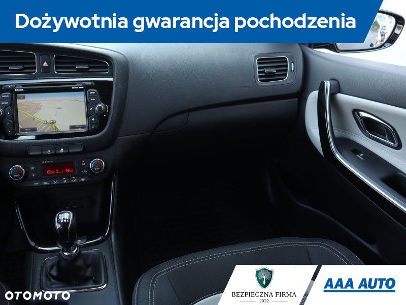 Kia Ceed - 10