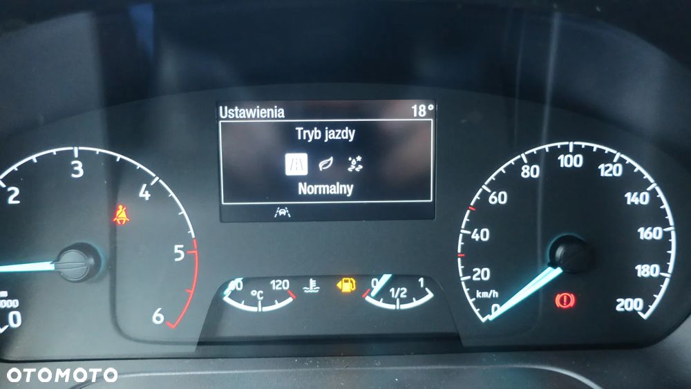 Ford Transit L4 RWD Trend - 17