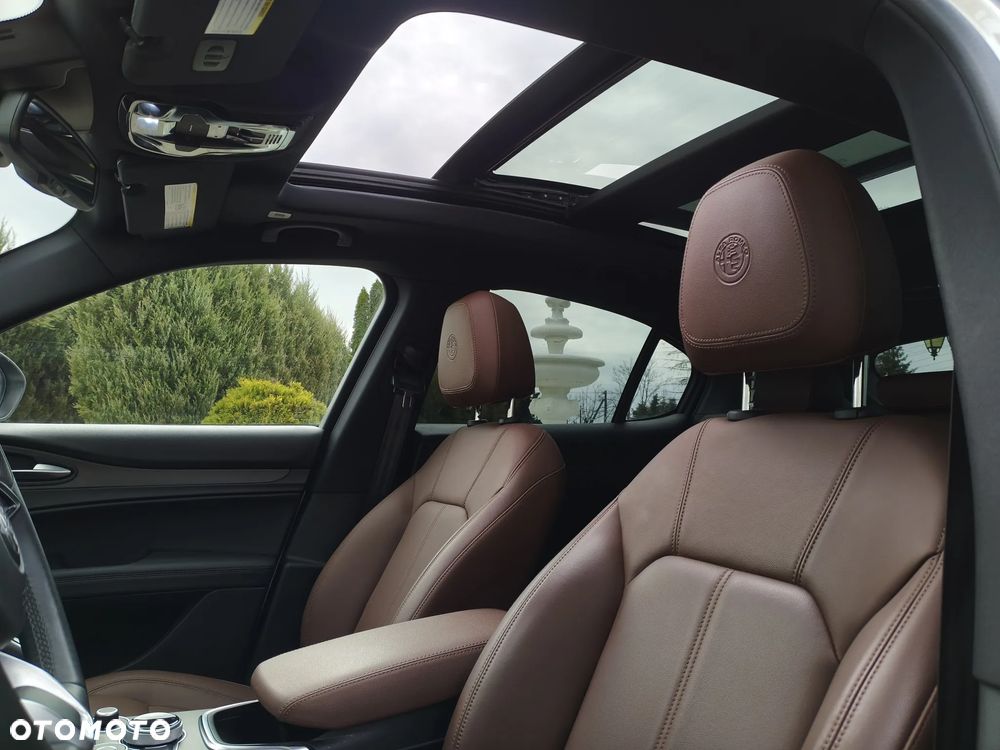 Alfa Romeo Stelvio 2.0 Turbo 16V AT8-Q4 Ti - 23