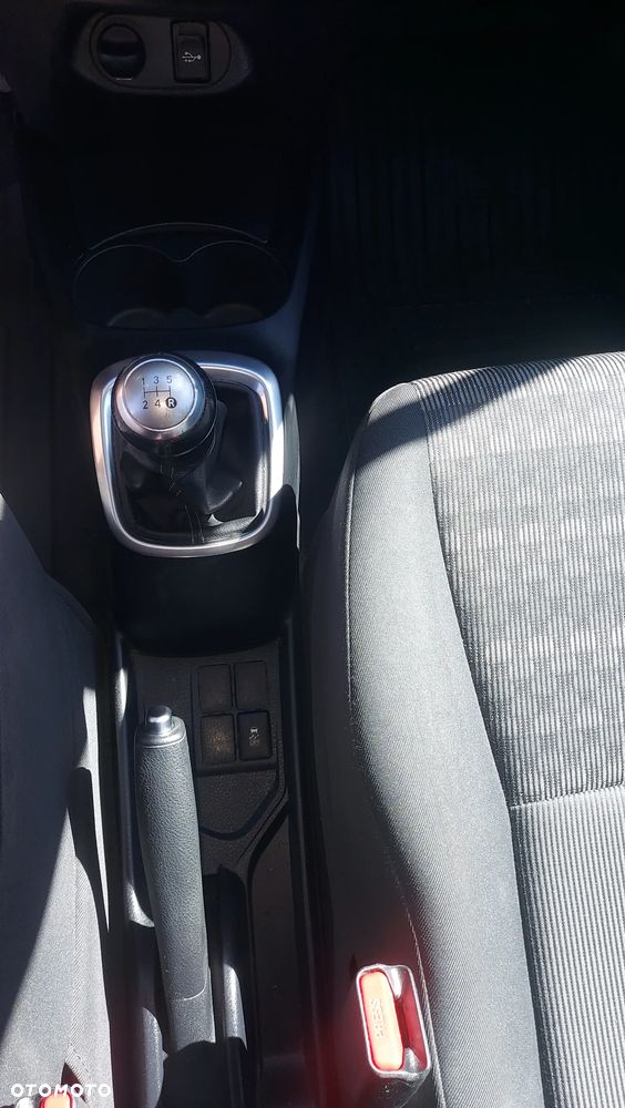Toyota Yaris 1.0 Life EU6 - 12