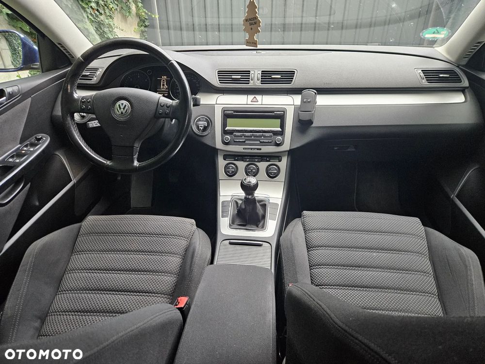 Volkswagen Passat Variant 2.0 TDI DPF Sportline - 14
