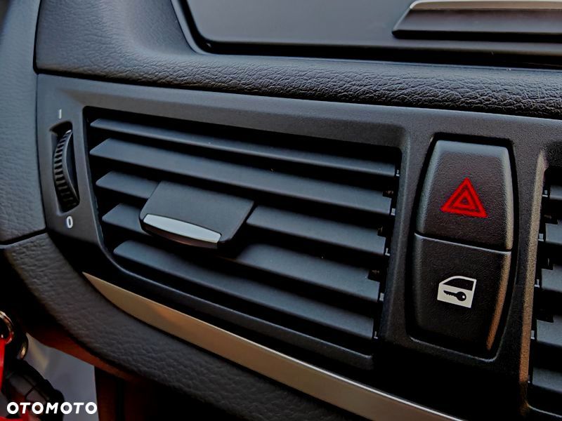 BMW X1 sDrive18i xLine - 36