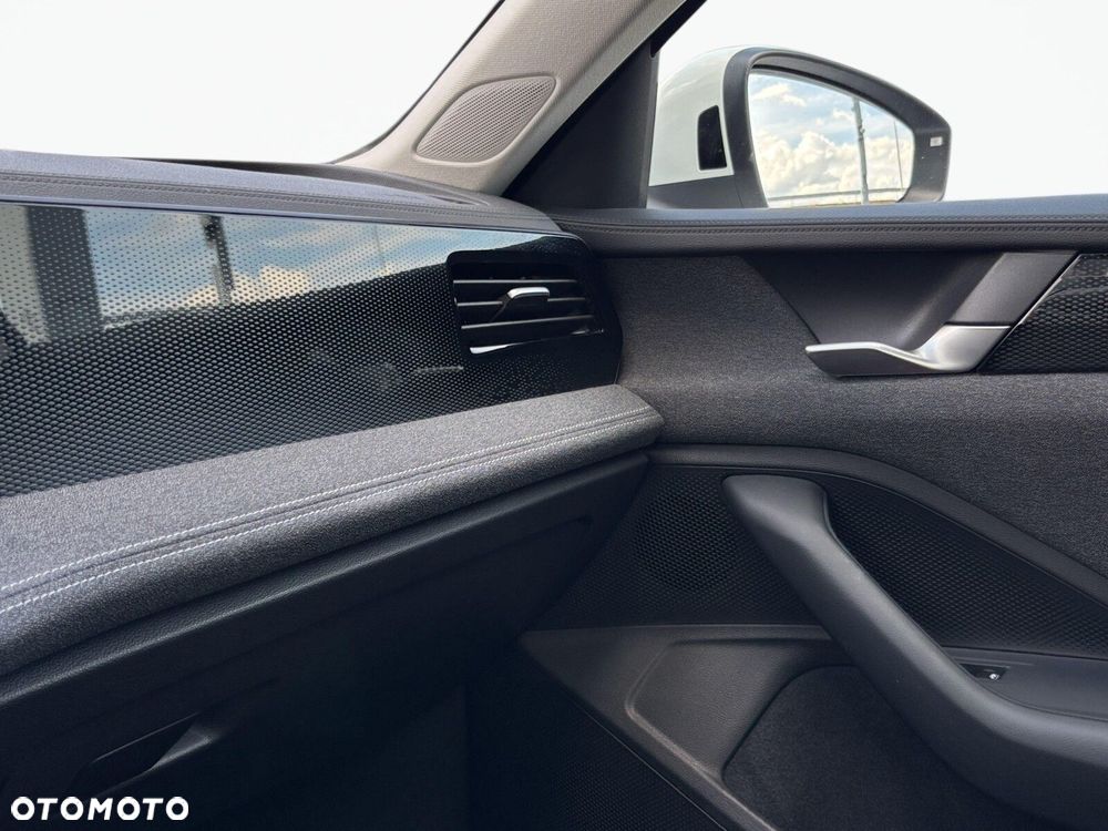 Volkswagen Passat Variant 2.0 TDI SCR DSG - 25