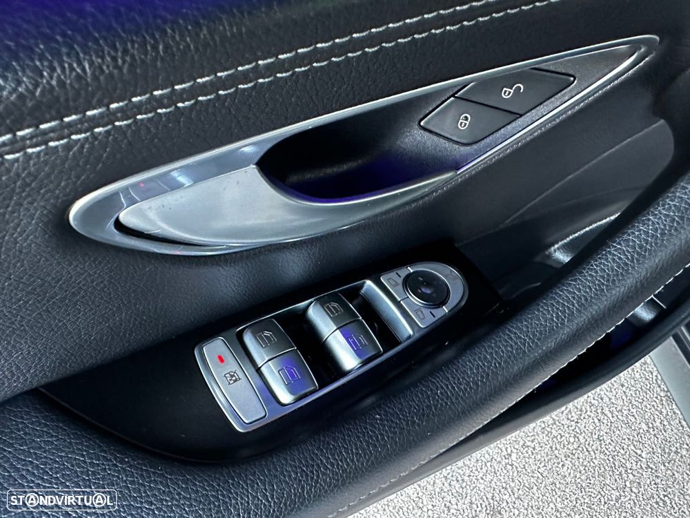 Mercedes-Benz E 300 de AMG Line - 21