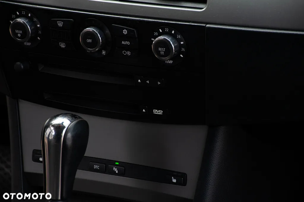 BMW Seria 5 525i Touring - 23