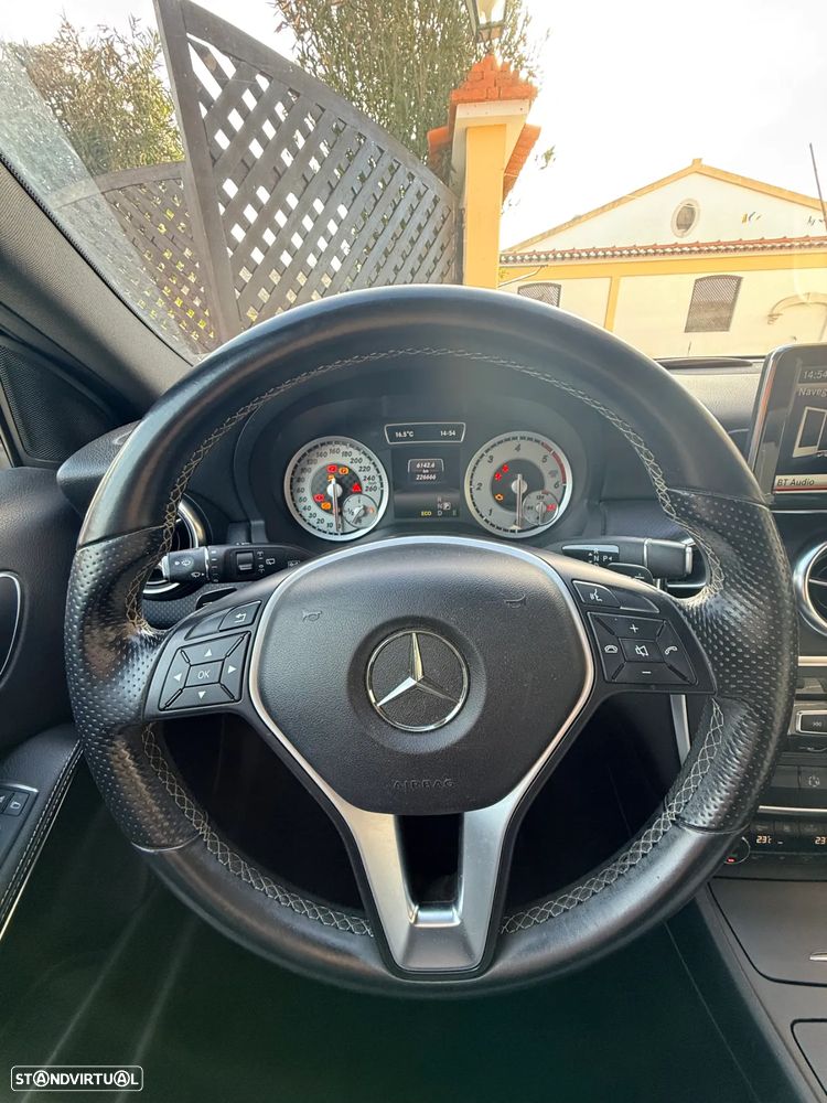 Mercedes-Benz A 200 CDI (BlueEFFICIENCY) 7G-DCT Urban - 11