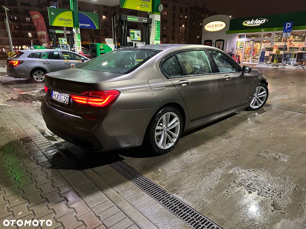 BMW Seria 7 740Li - 12