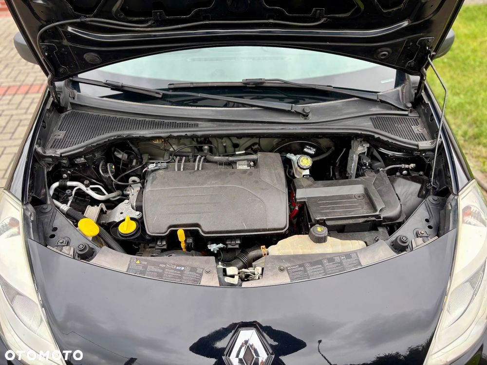 Renault Laguna dCi 180 FAP GT - 18