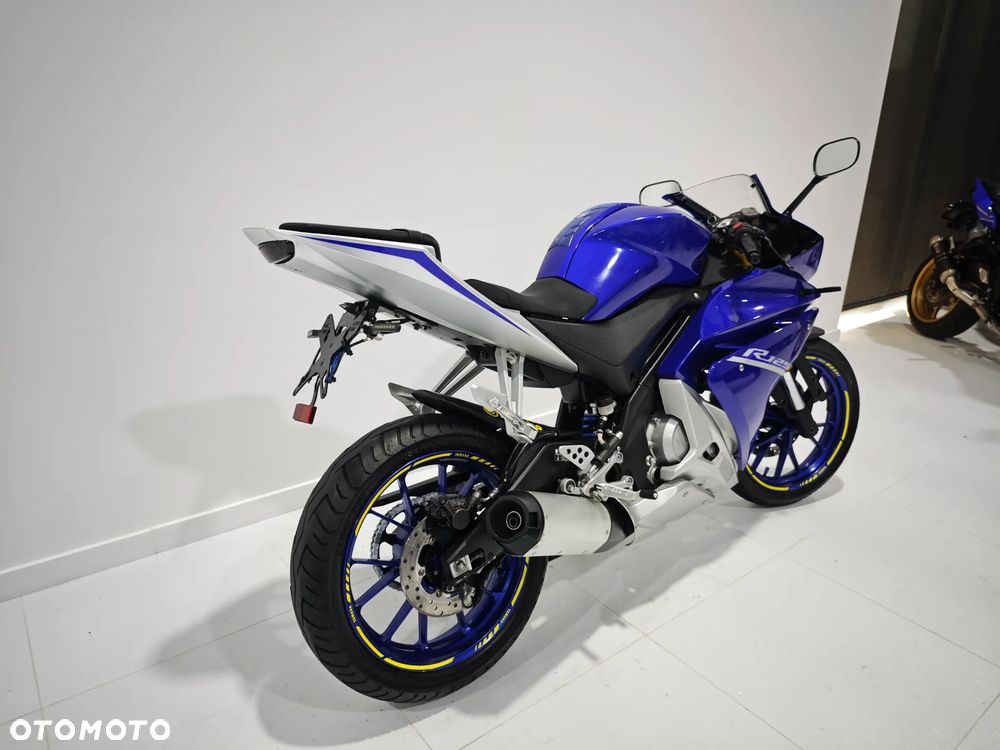 Yamaha YZF - 11