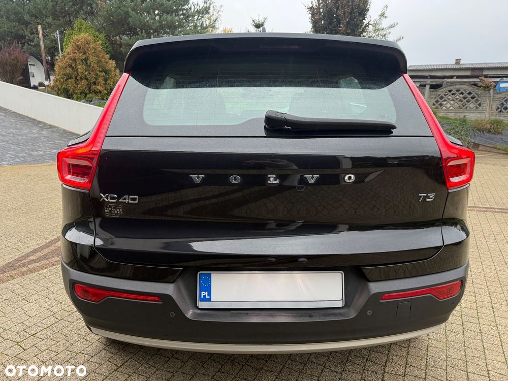 Volvo XC 40 T3 Geartronic Momentum Pro - 4