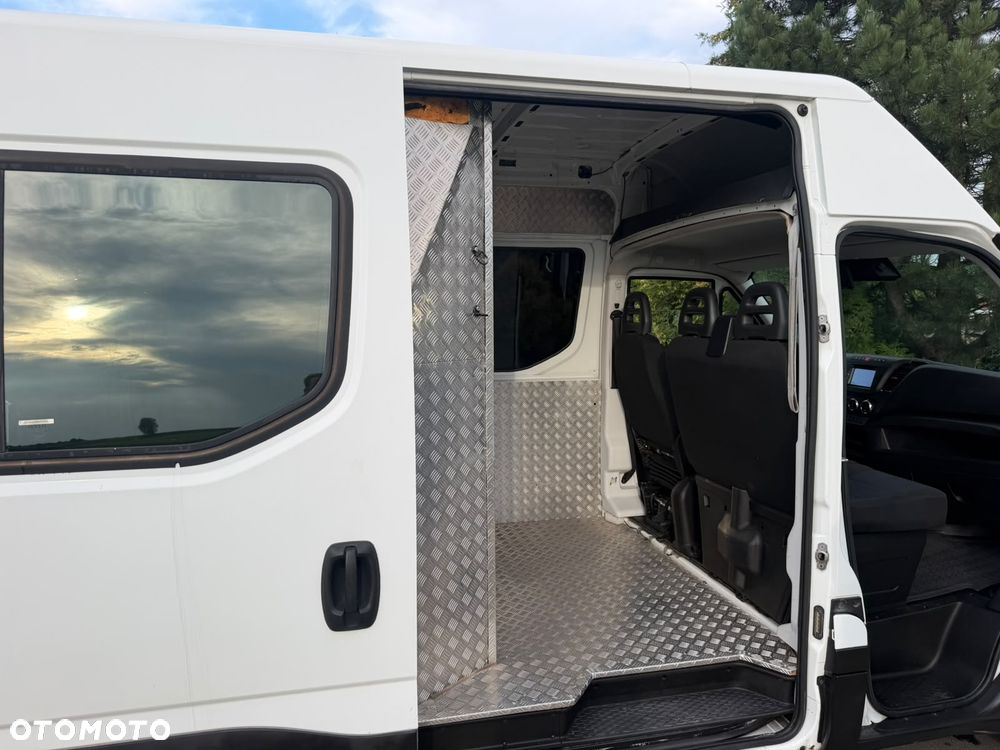 Iveco DAILY _ Tylko 116.000km ! _ 2018 Rok _ L3H2 _ 7 Osobowy - 21
