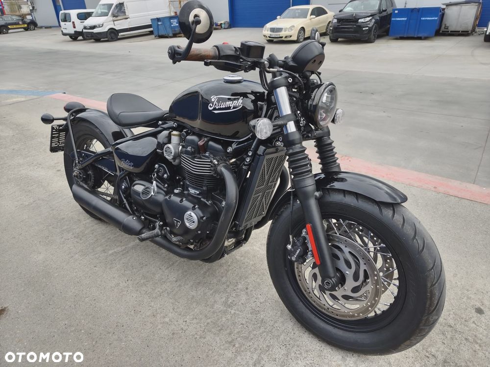 Triumph Bonneville Bobber - 2