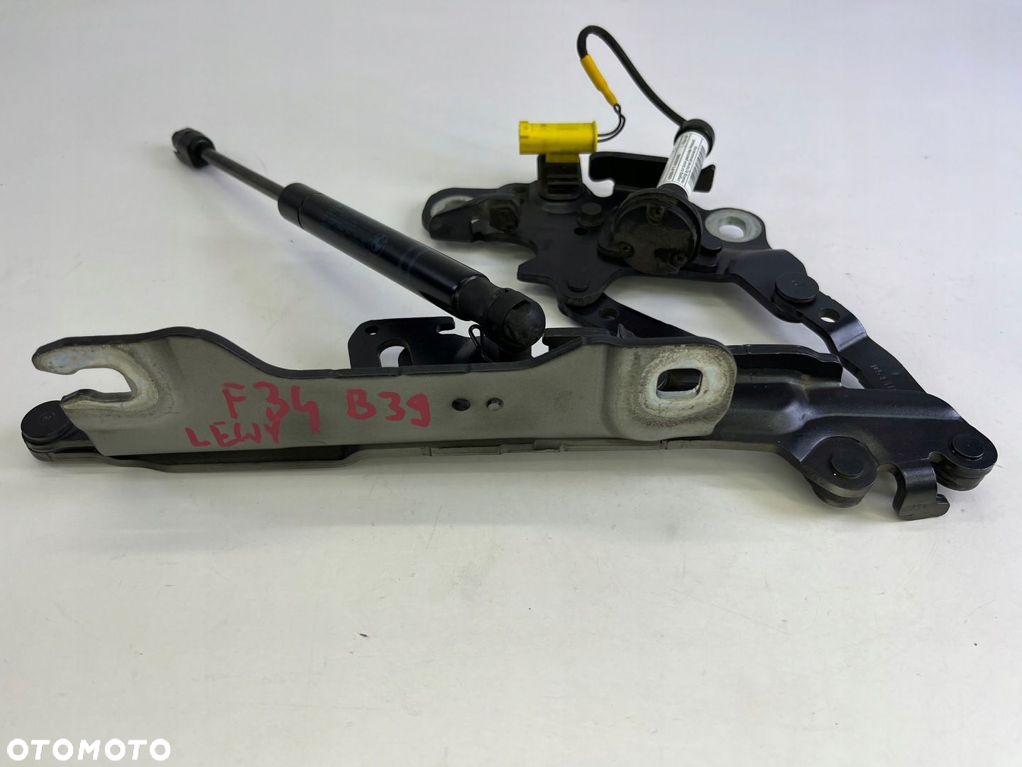 ZAWIAS MASKI LEWY B39 NABÓJ PIROTECHNICZNY BMW GT F34 OE 7259691 OE 7239415 - 4