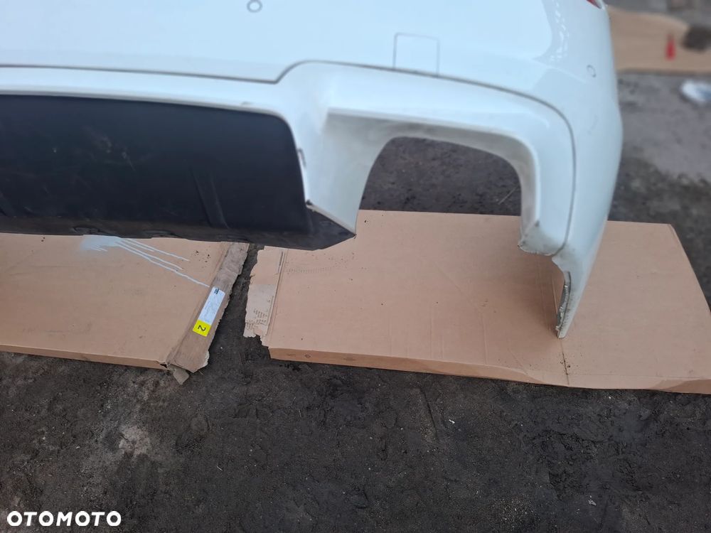 BMW M5 F10 ZDERZAK TYŁ TYLNY KOLOR 300 - 4