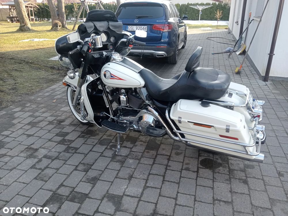 Harley-Davidson FLHT Electra Glide Standard - 10