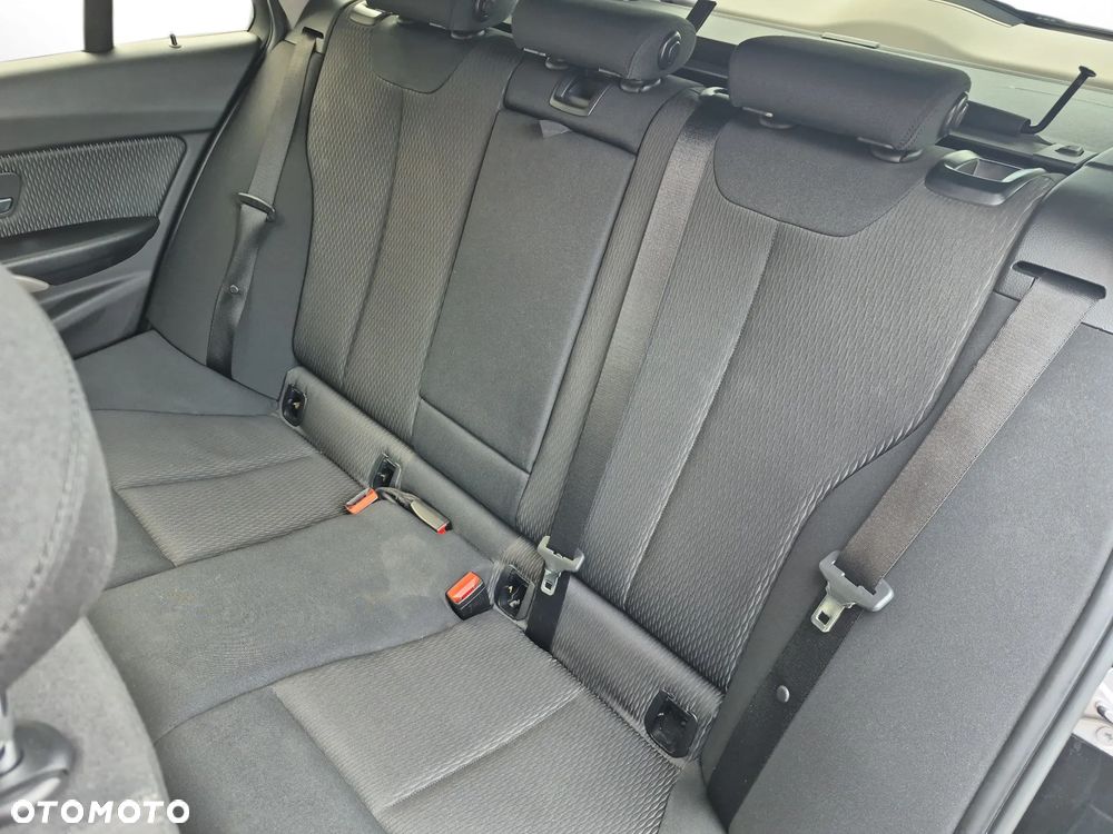 BMW Seria 3 318i Luxury Line - 20
