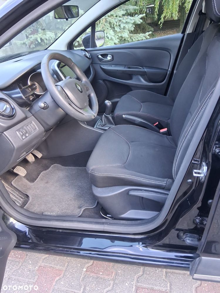 Renault Clio 1.2 16V 75 Experience - 10
